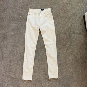 White skinny jeans